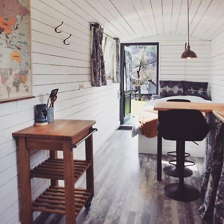 La Roulotte De L'Atelier Apartman Durbuy Kültér fotó